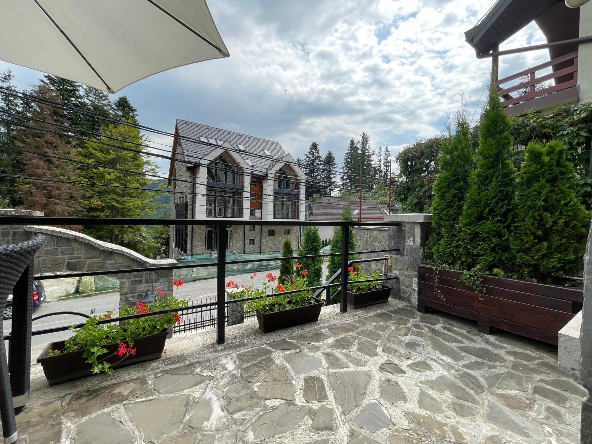 Hotel Vila Terase Sinaia Exterior foto