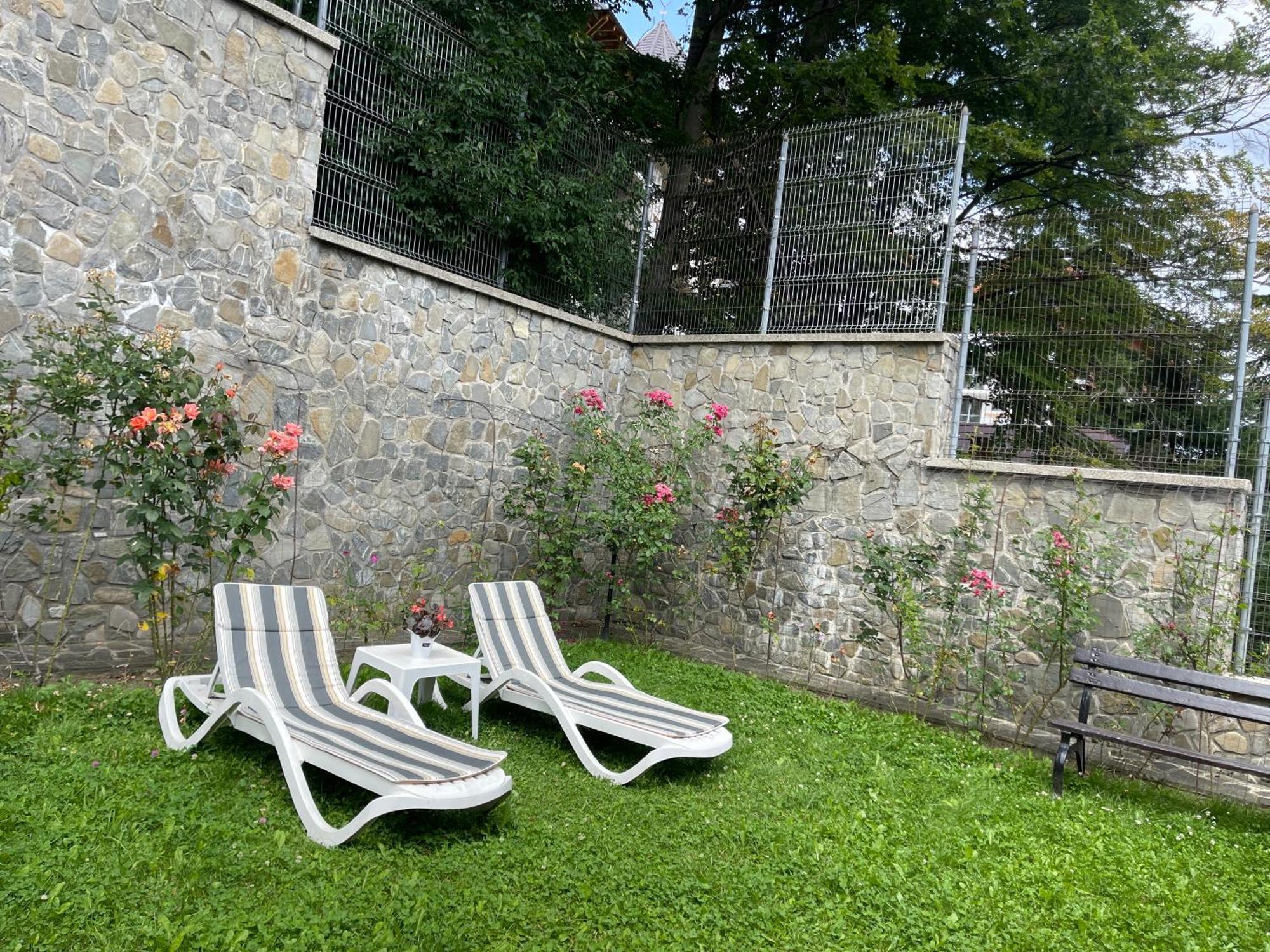 Hotel Vila Terase Sinaia Exterior foto